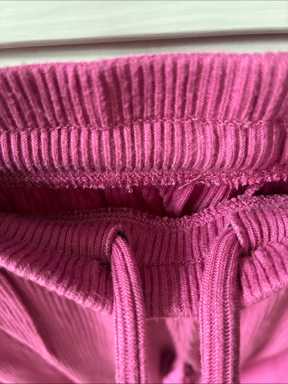 Alo Yoga Raspberry Joggers and Crop Top, S - Picture 4 of 8